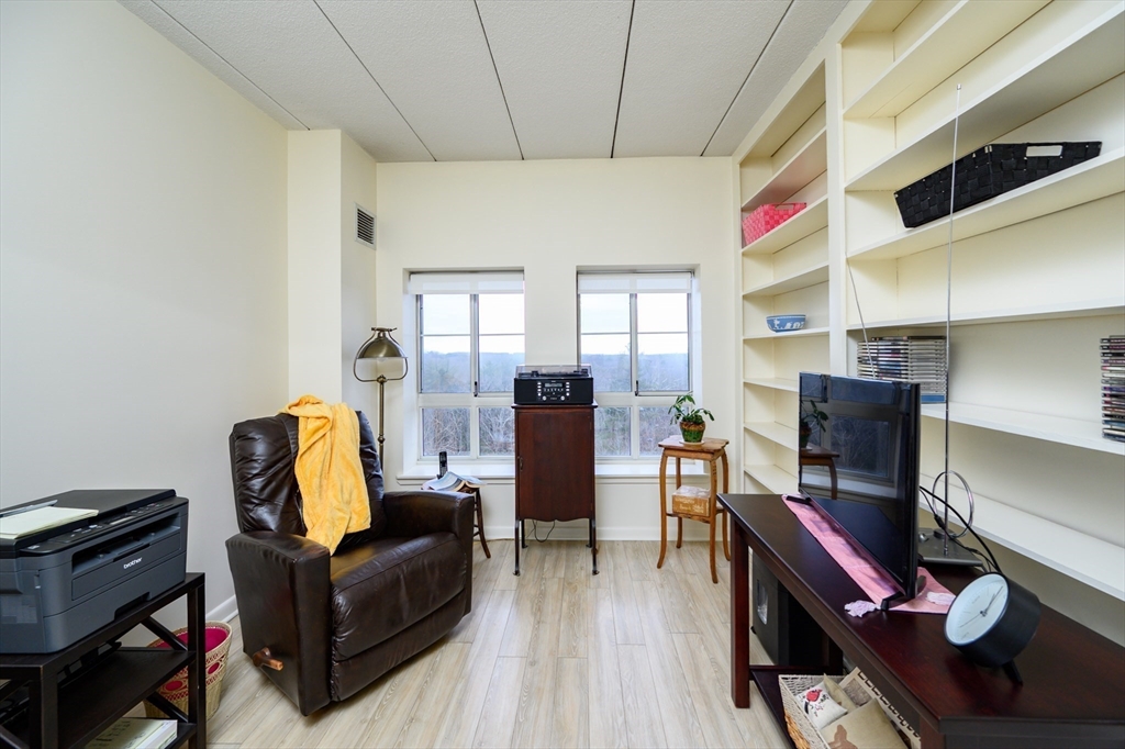 160 Burkhall St # 609