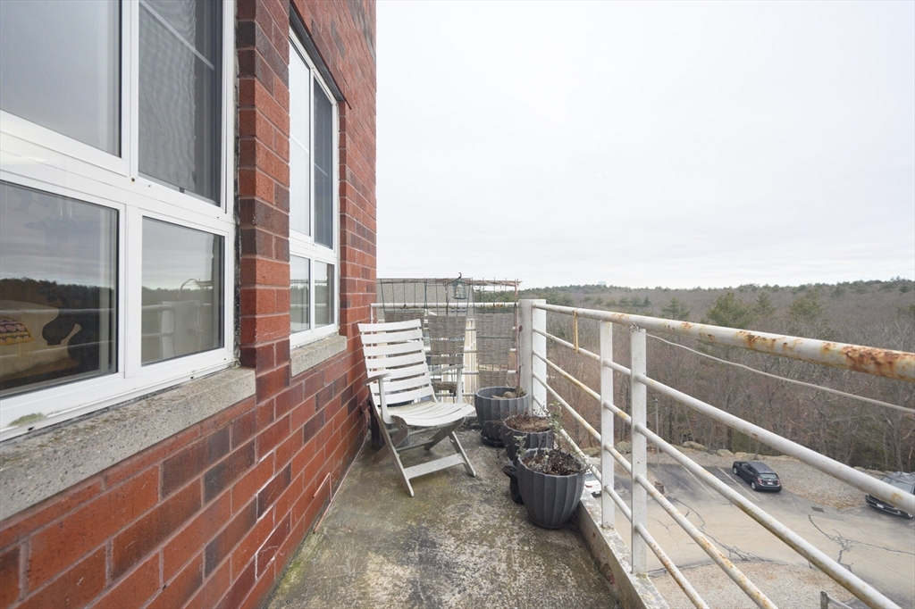 160 Burkhall St # 609