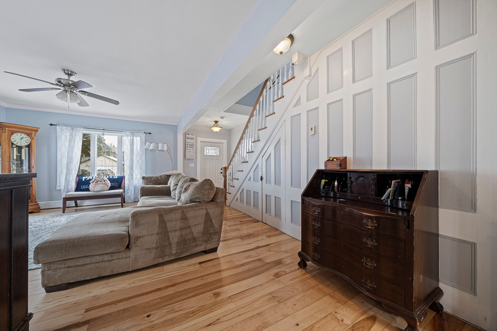 102 Arnold St