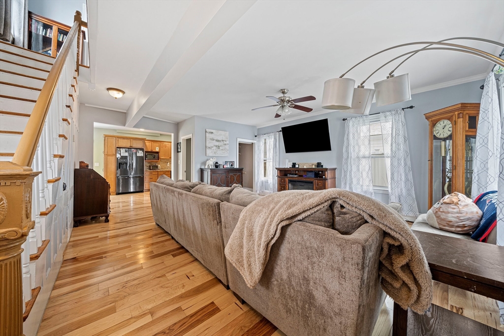 102 Arnold St