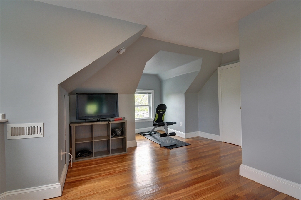 313 Highland Ave # 2