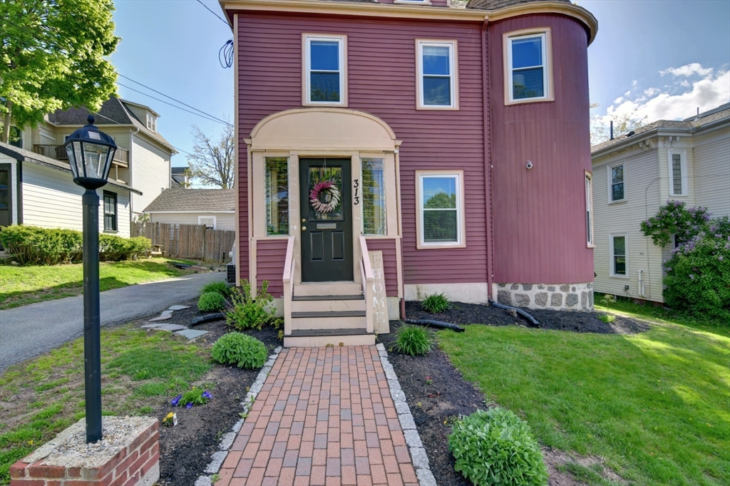 313 Highland Ave # 2