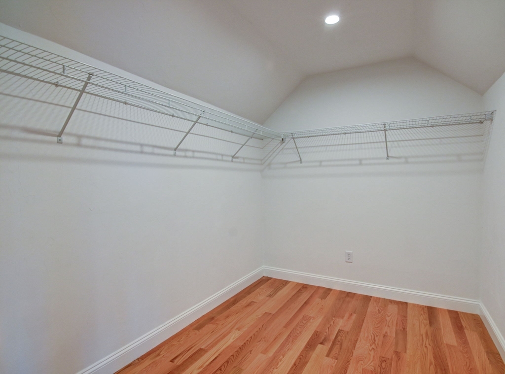 390 Pleasant St