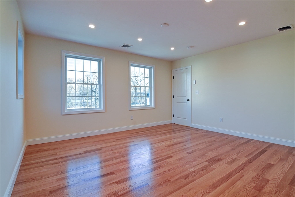 390 Pleasant St