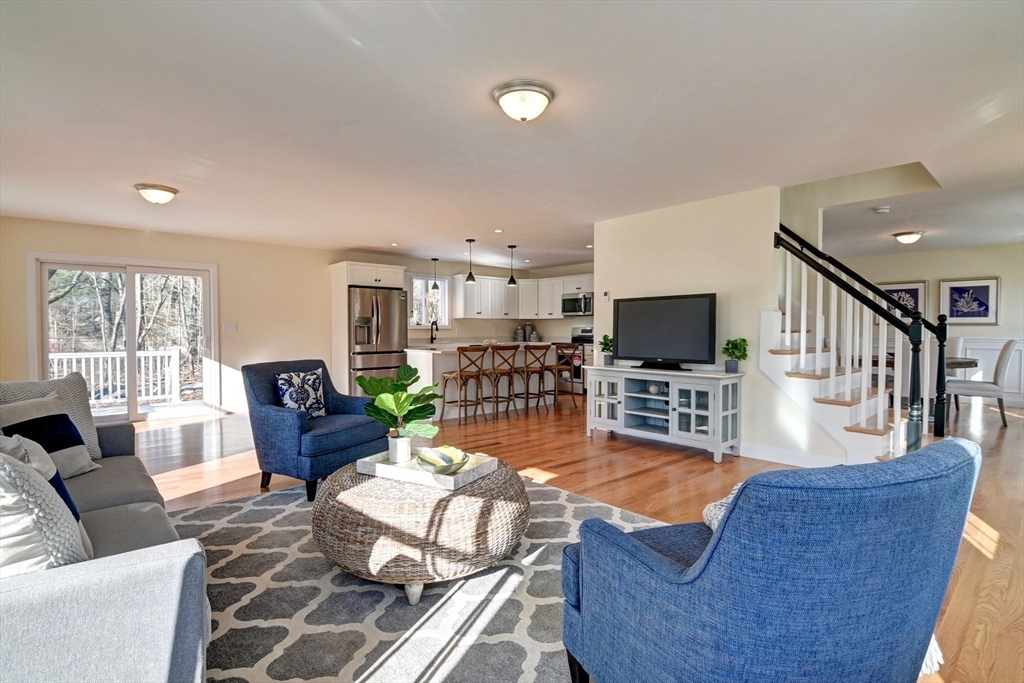390 Pleasant St