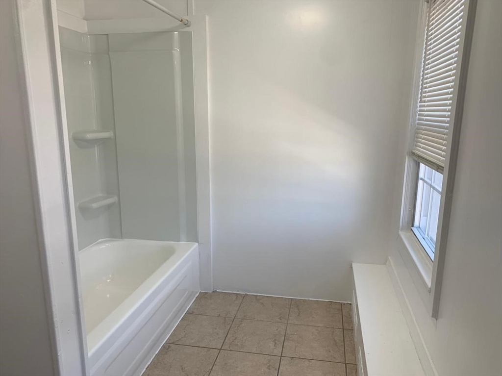 18 Taunton St # B
