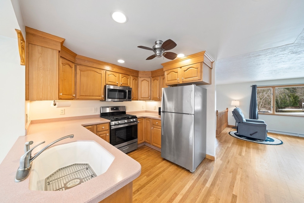 42 King Phillip Ln