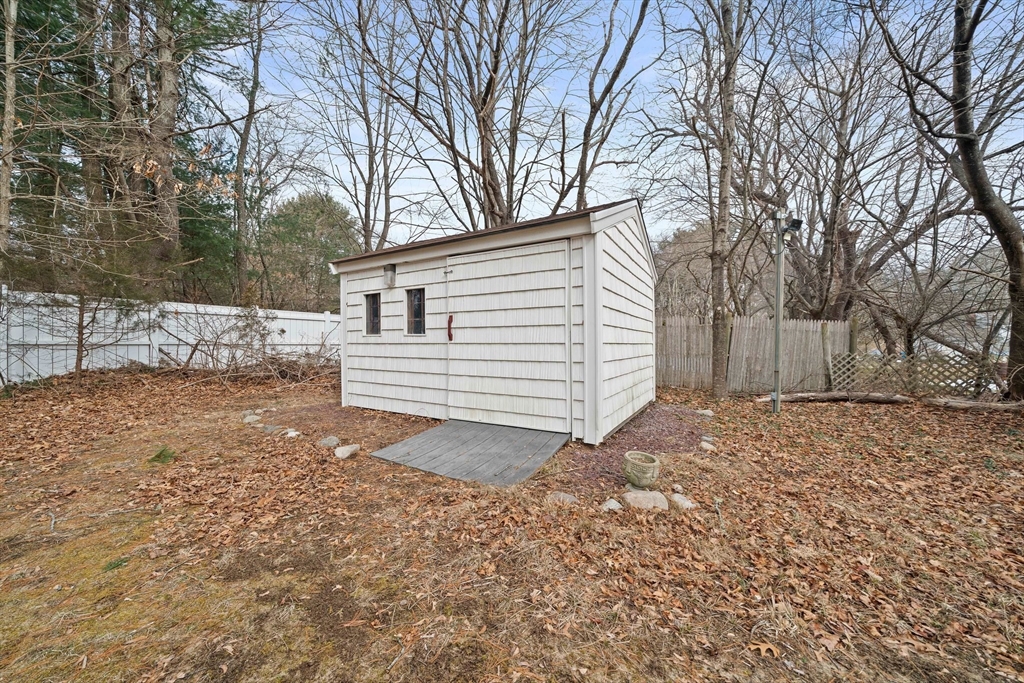 42 King Phillip Ln