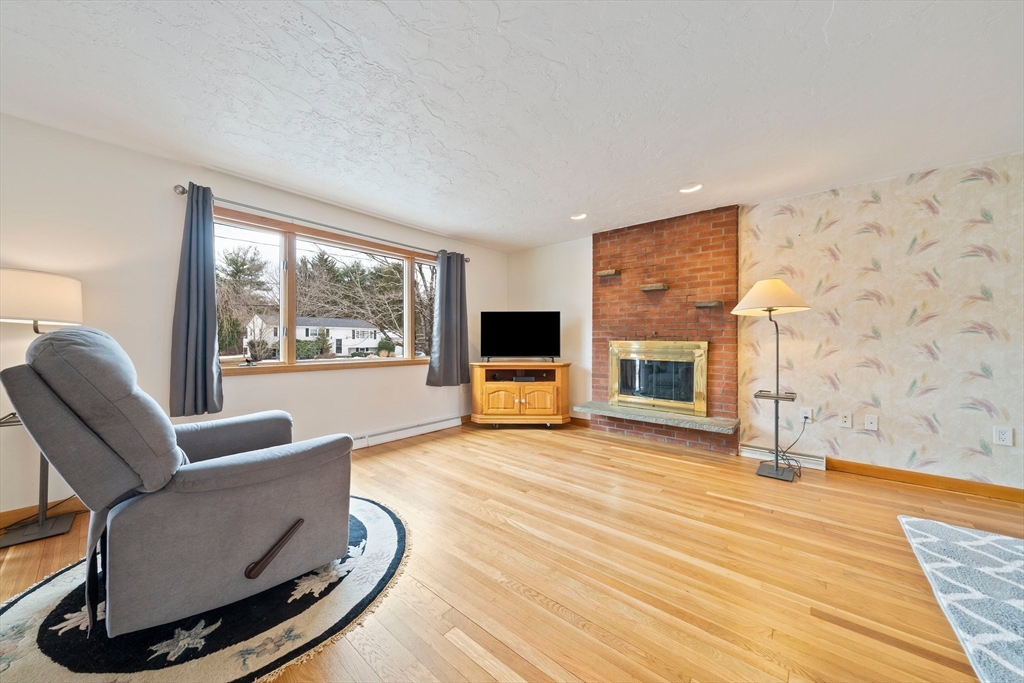 42 King Phillip Ln