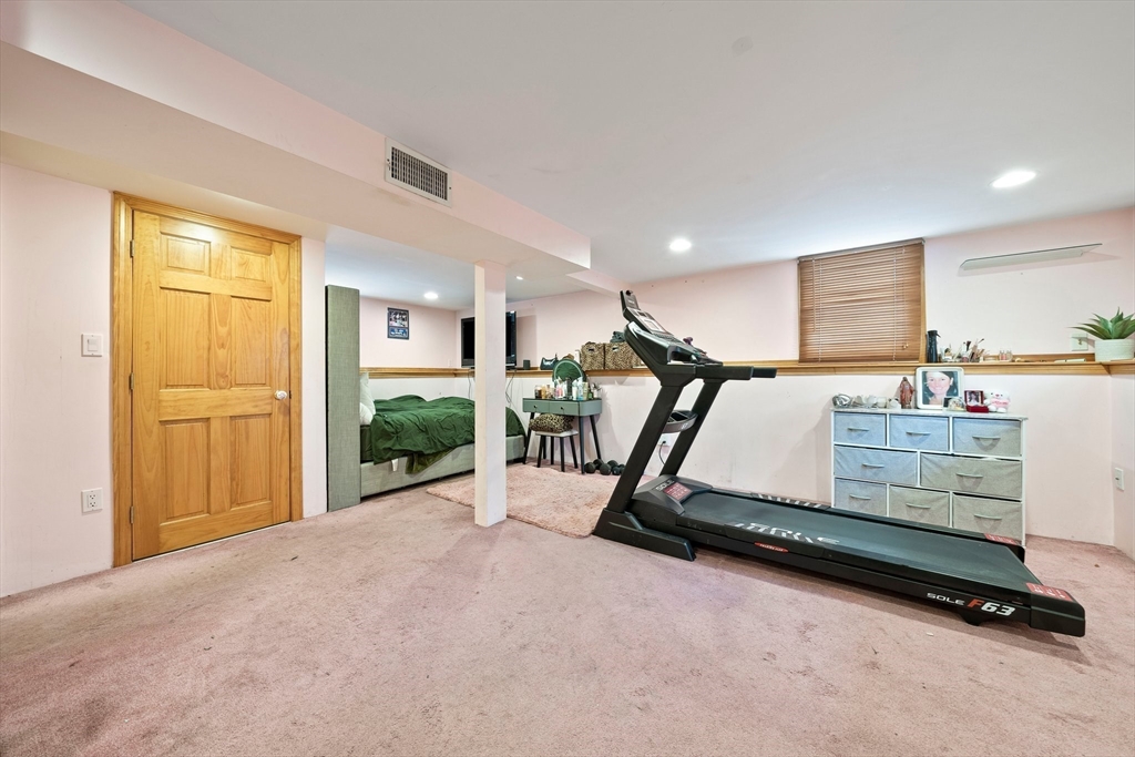 42 King Phillip Ln