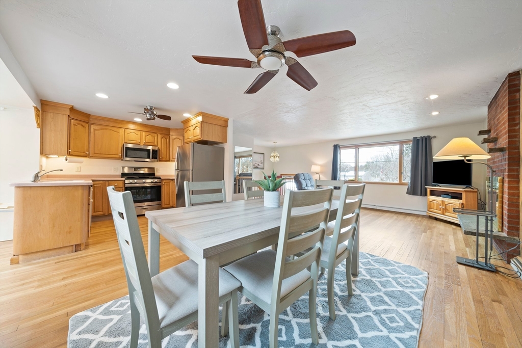 42 King Phillip Ln