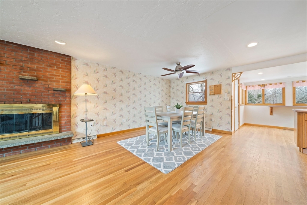 42 King Phillip Ln