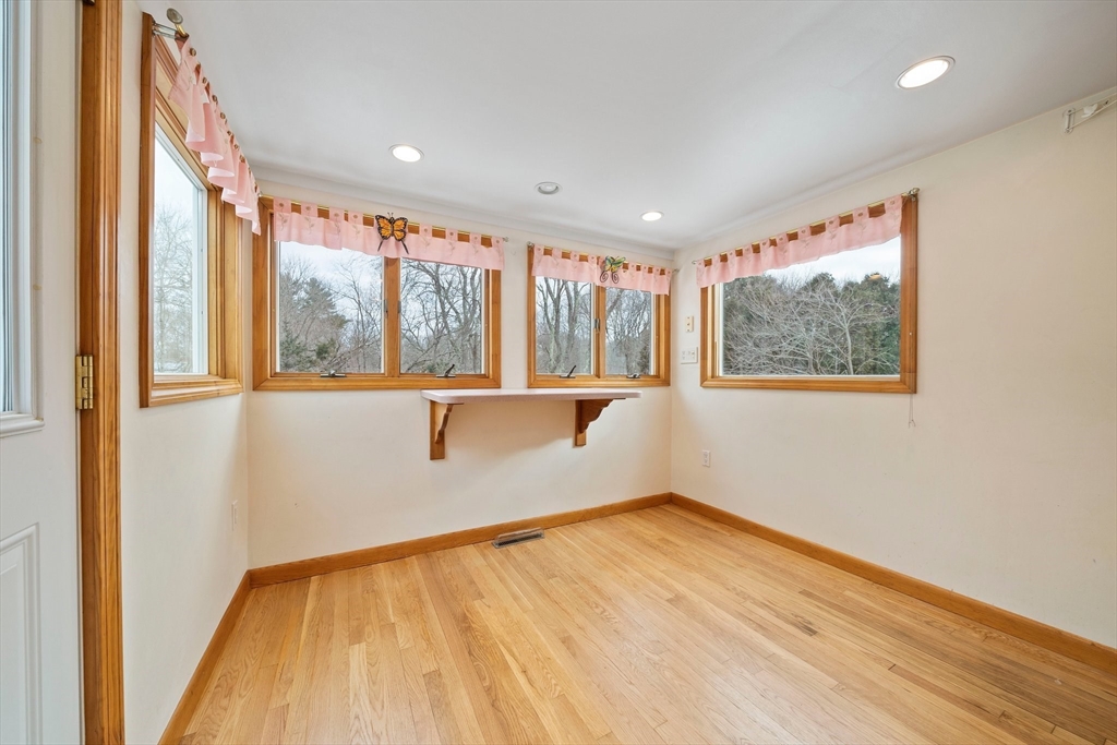 42 King Phillip Ln