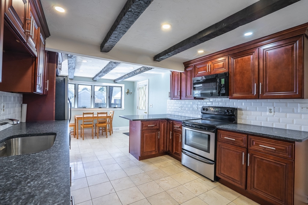 95 Holly Hill Cir