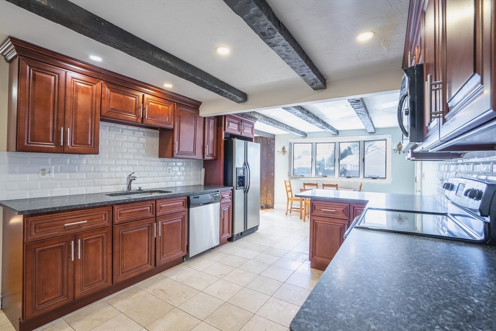 95 Holly Hill Cir