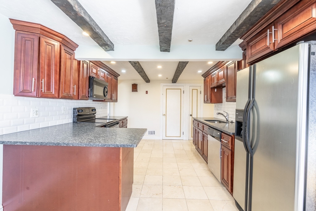 95 Holly Hill Cir