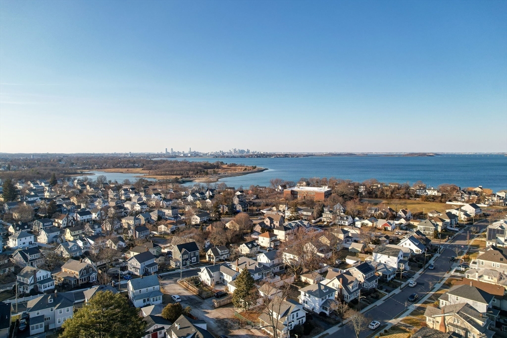 97 Narragansett Rd