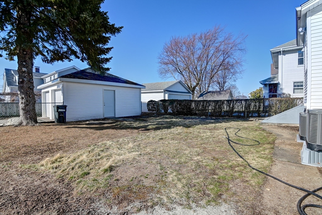 97 Narragansett Rd