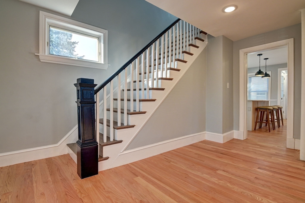 97 Narragansett Rd