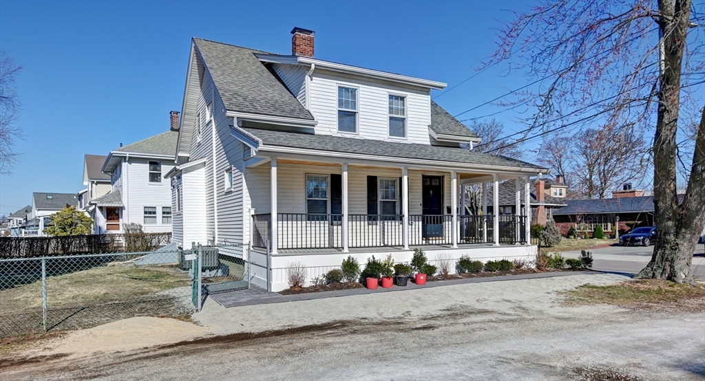 97 Narragansett Rd