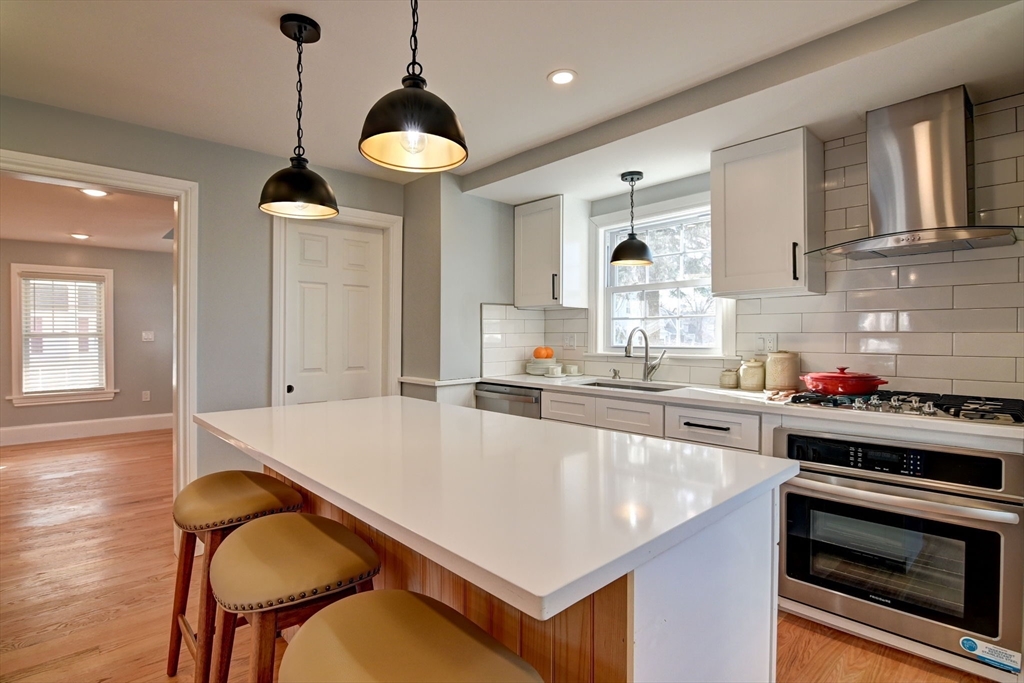 97 Narragansett Rd