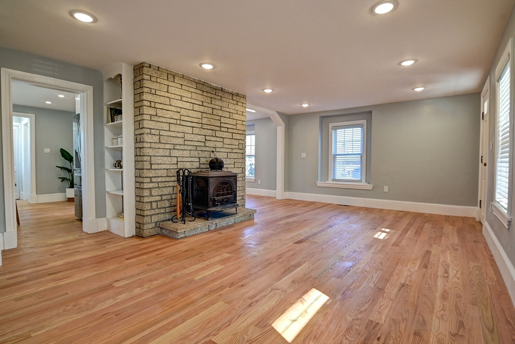 97 Narragansett Rd