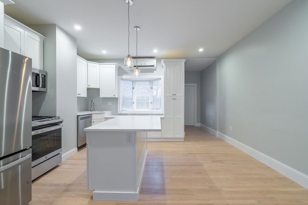 60 6th St