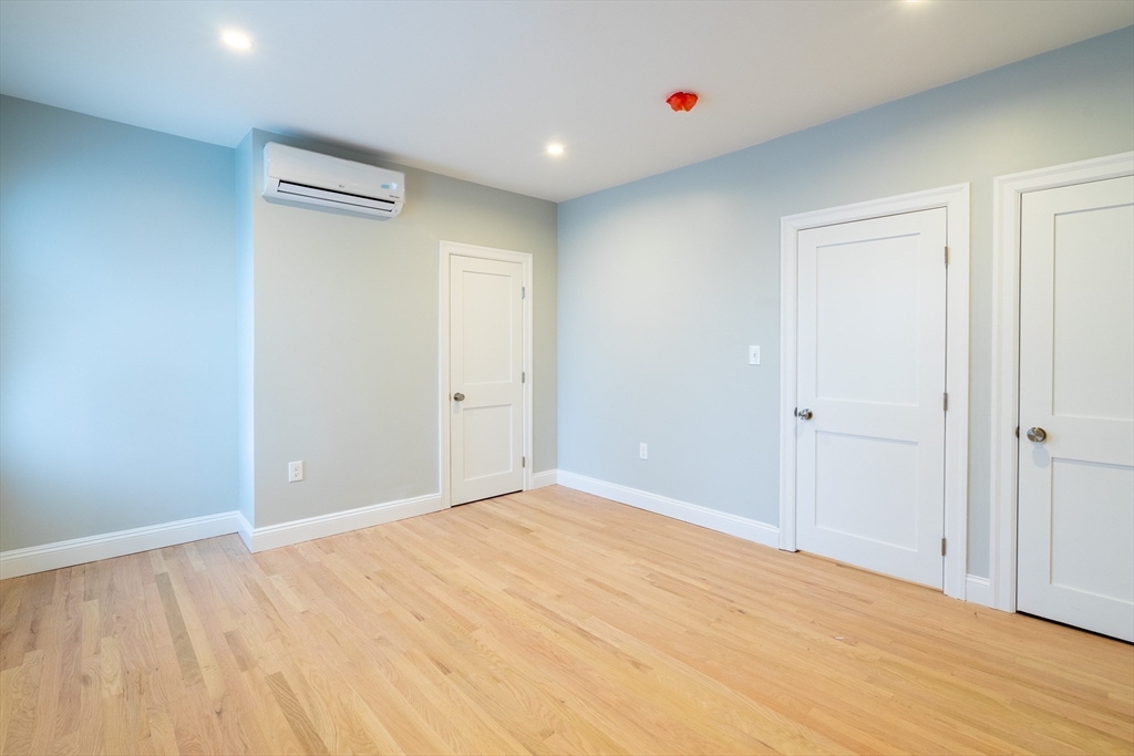 60 6th St