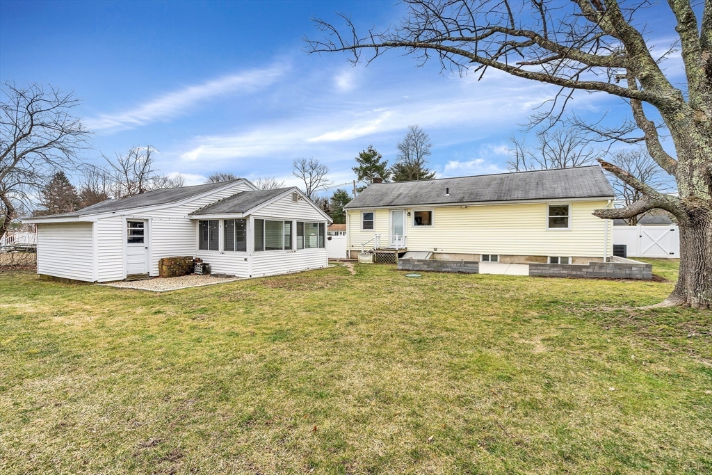 560 Bay Road