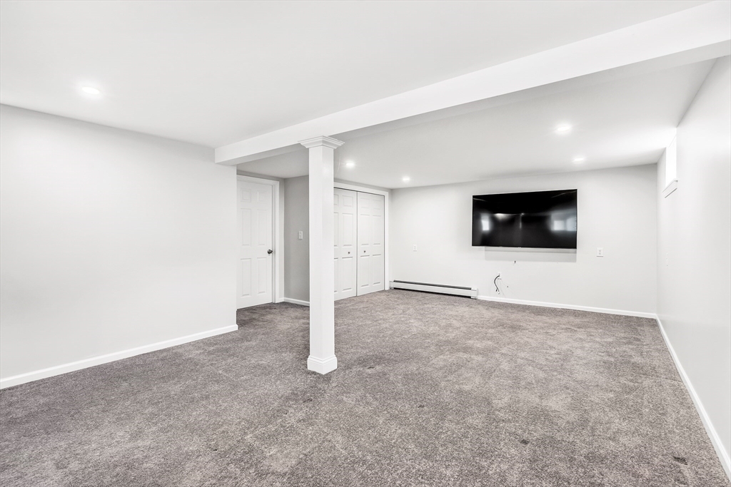 560 Bay Road