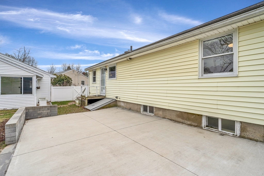 560 Bay Road