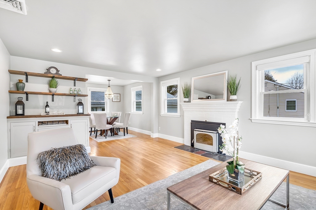 560 Bay Road