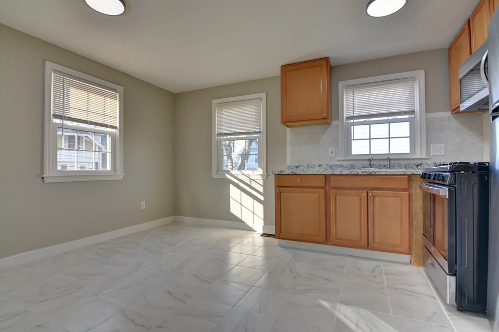 30 Trull St # 4