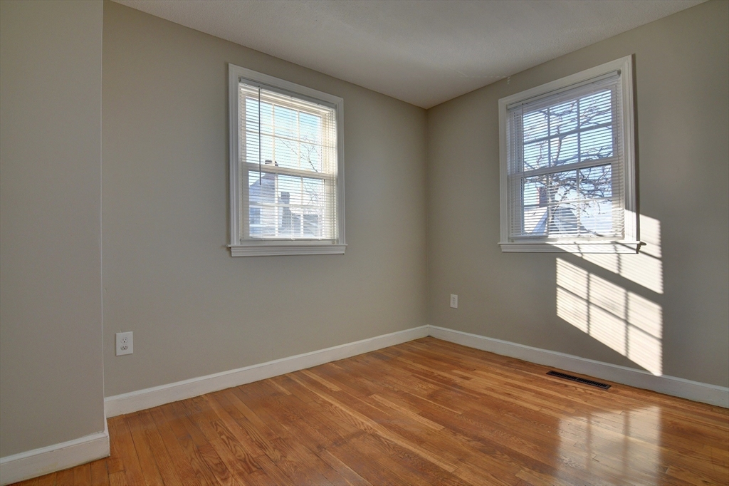30 Trull St # 4