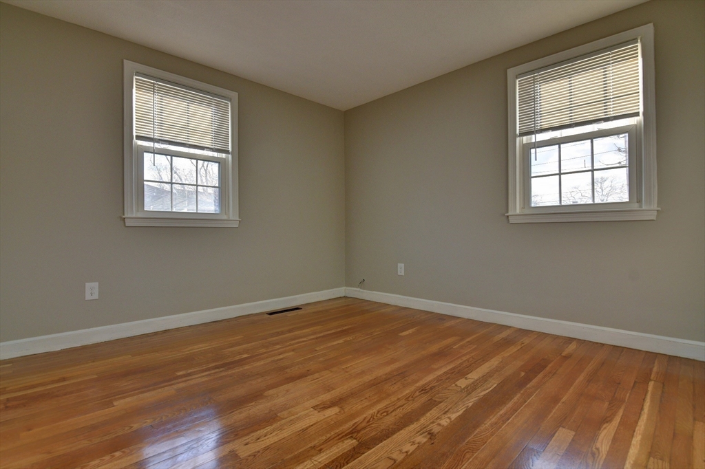 30 Trull St # 4