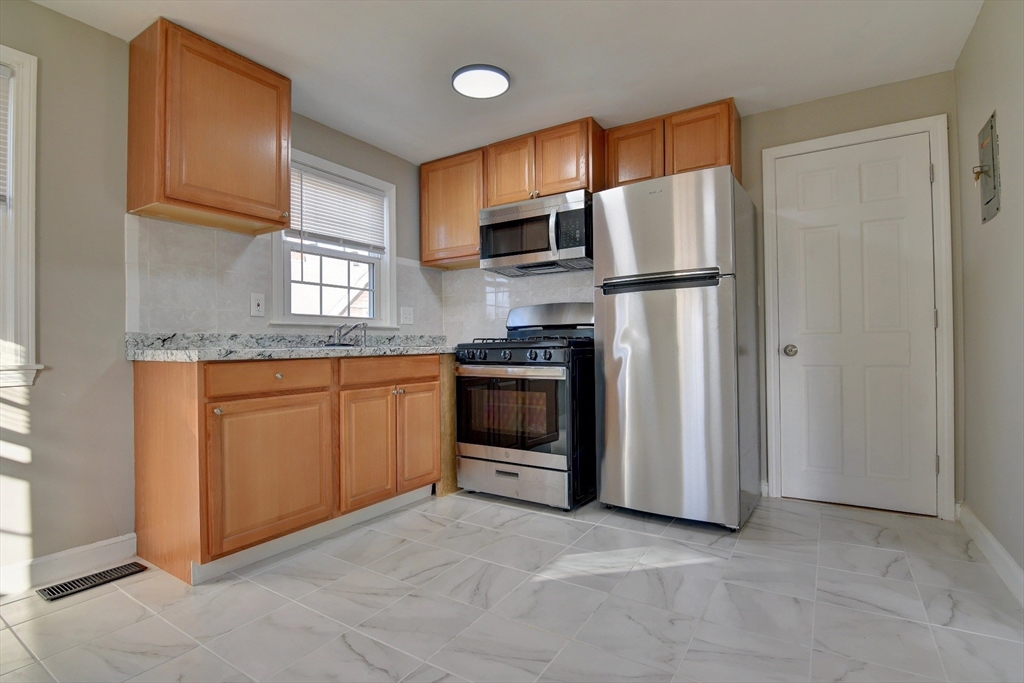 30 Trull St # 4