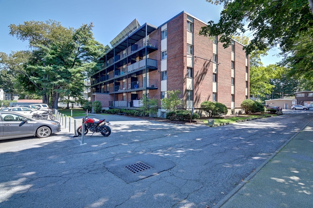 45 Oval Rd # 32