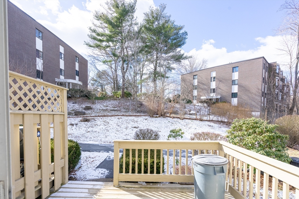 53 S Walnut St # 3