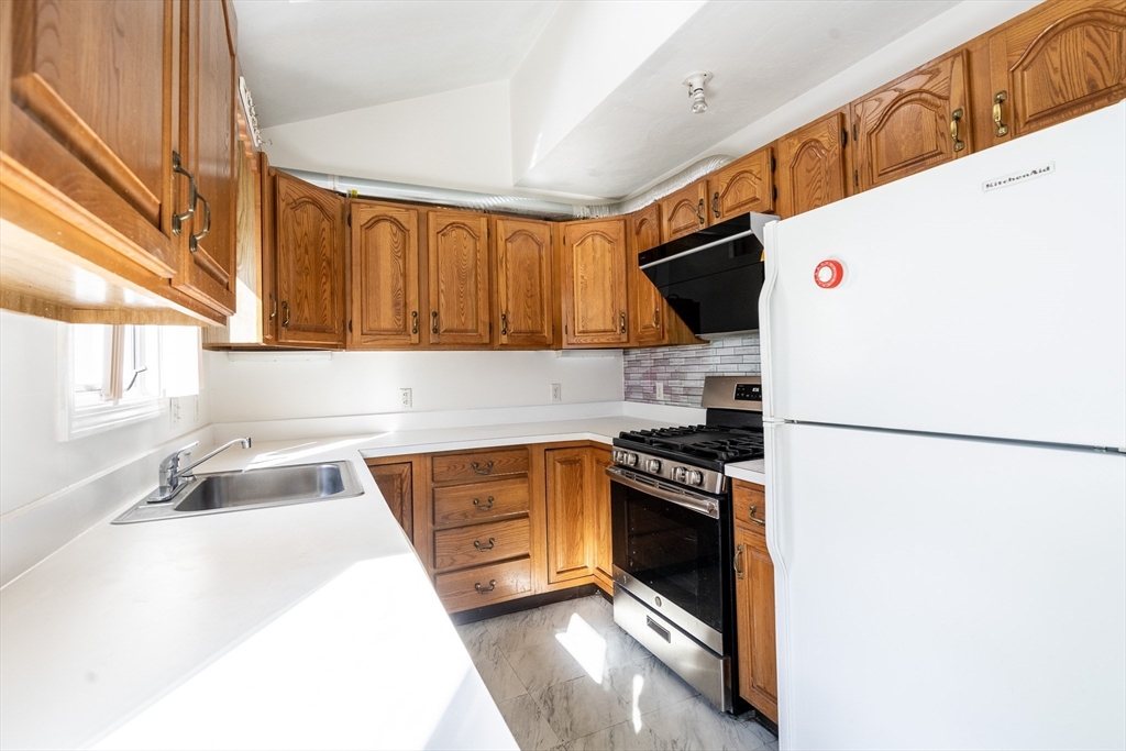 53 S Walnut St # 3