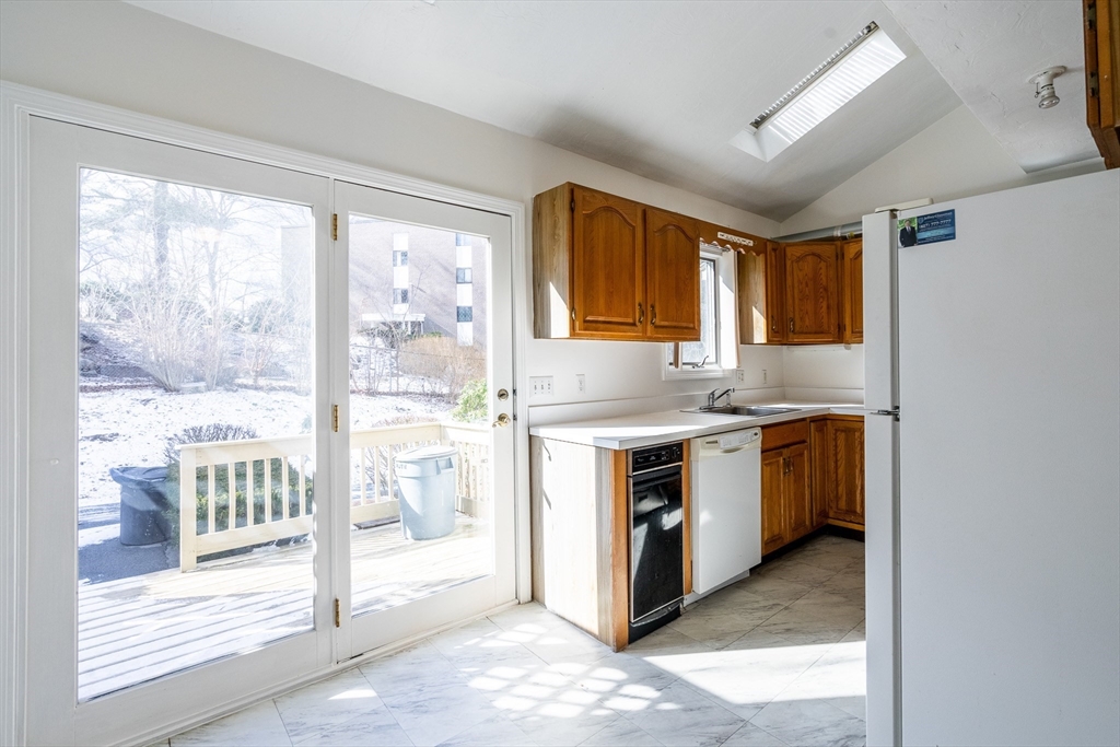 53 S Walnut St # 3