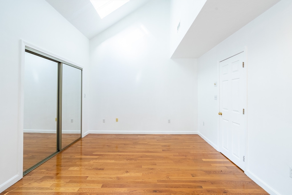 53 S Walnut St # 3