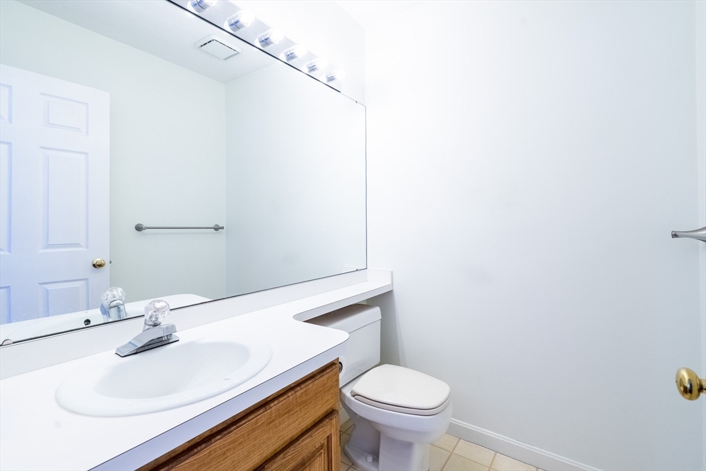 53 S Walnut St # 3