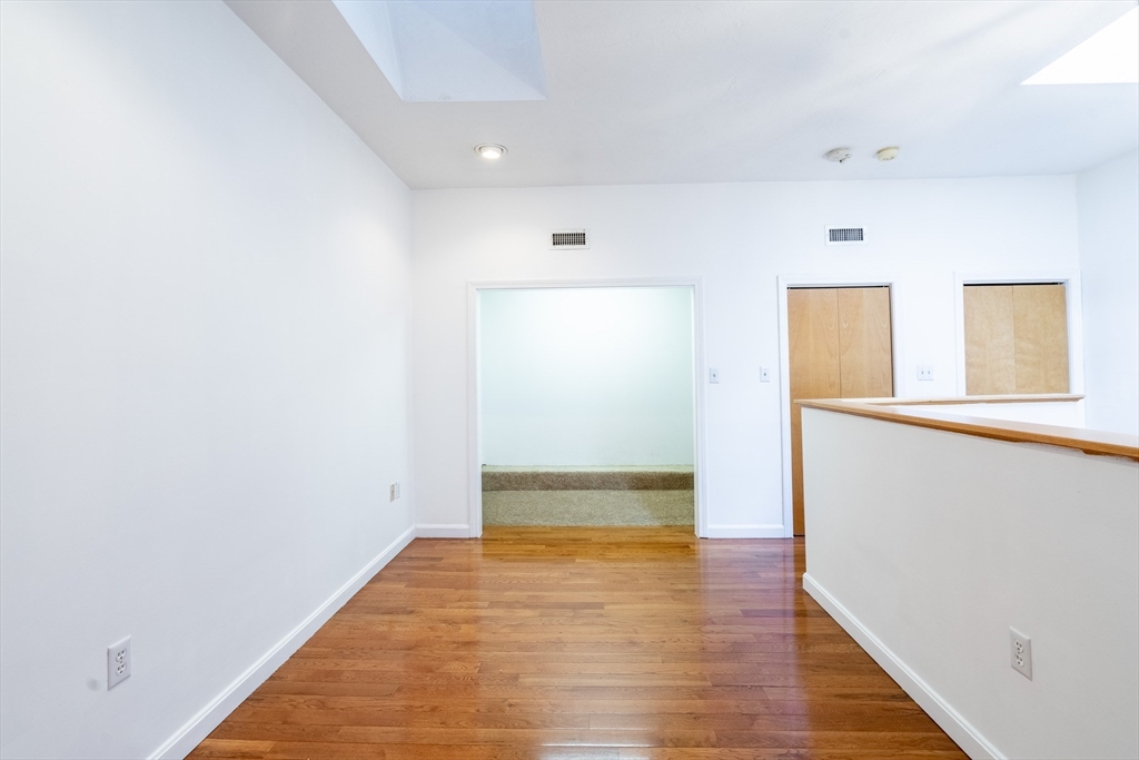 53 S Walnut St # 3