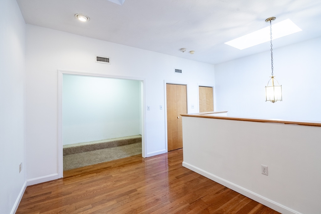 53 S Walnut St # 3