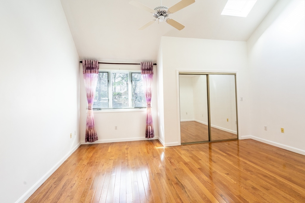 53 S Walnut St # 3