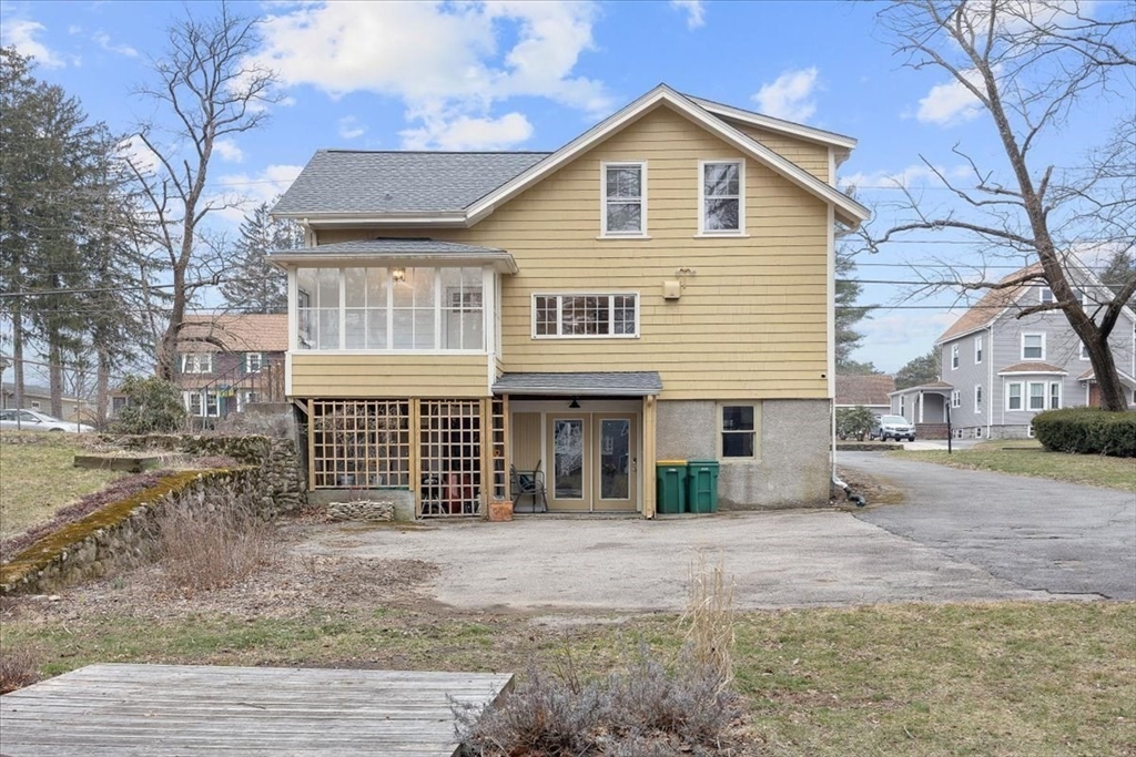 277 Central St
