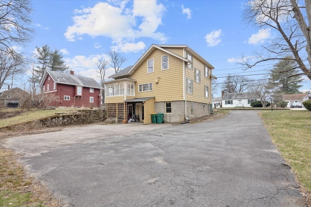 277 Central St