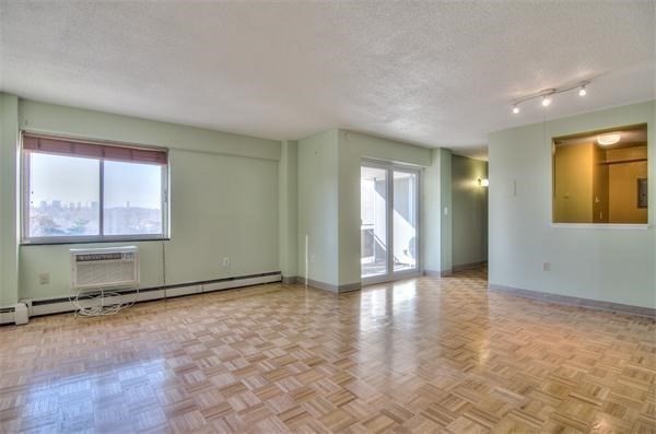 1025 Hancock St # 8C