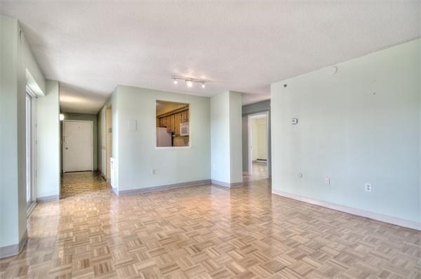 1025 Hancock St # 8C