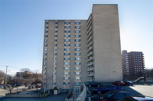 1025 Hancock St # 8C